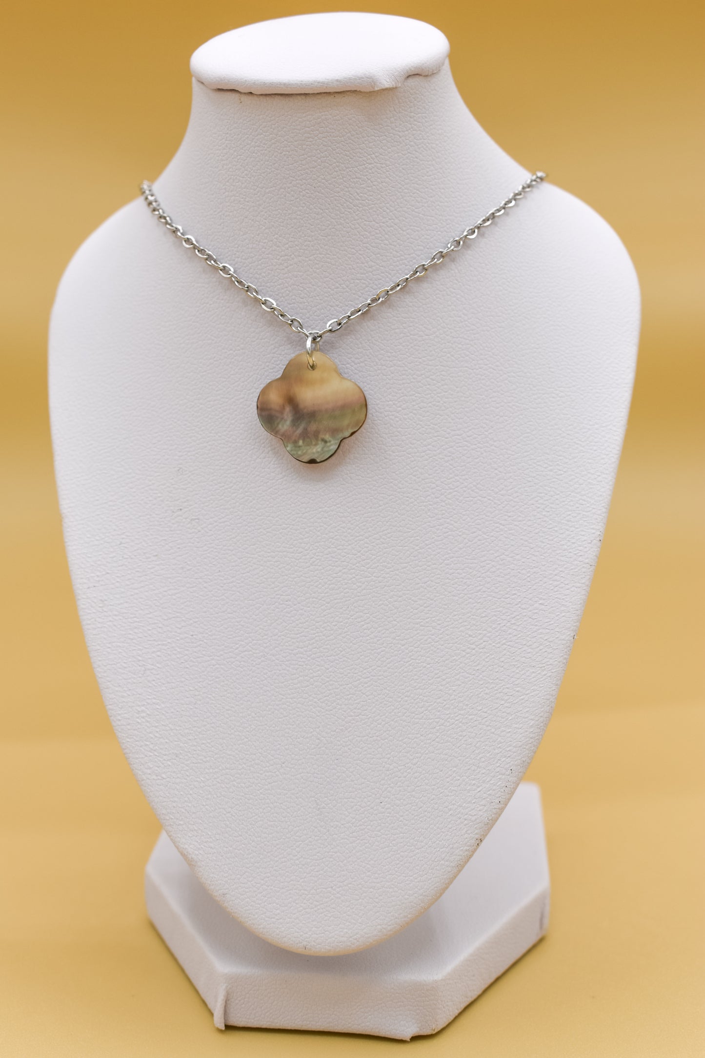 Collier MANUIA