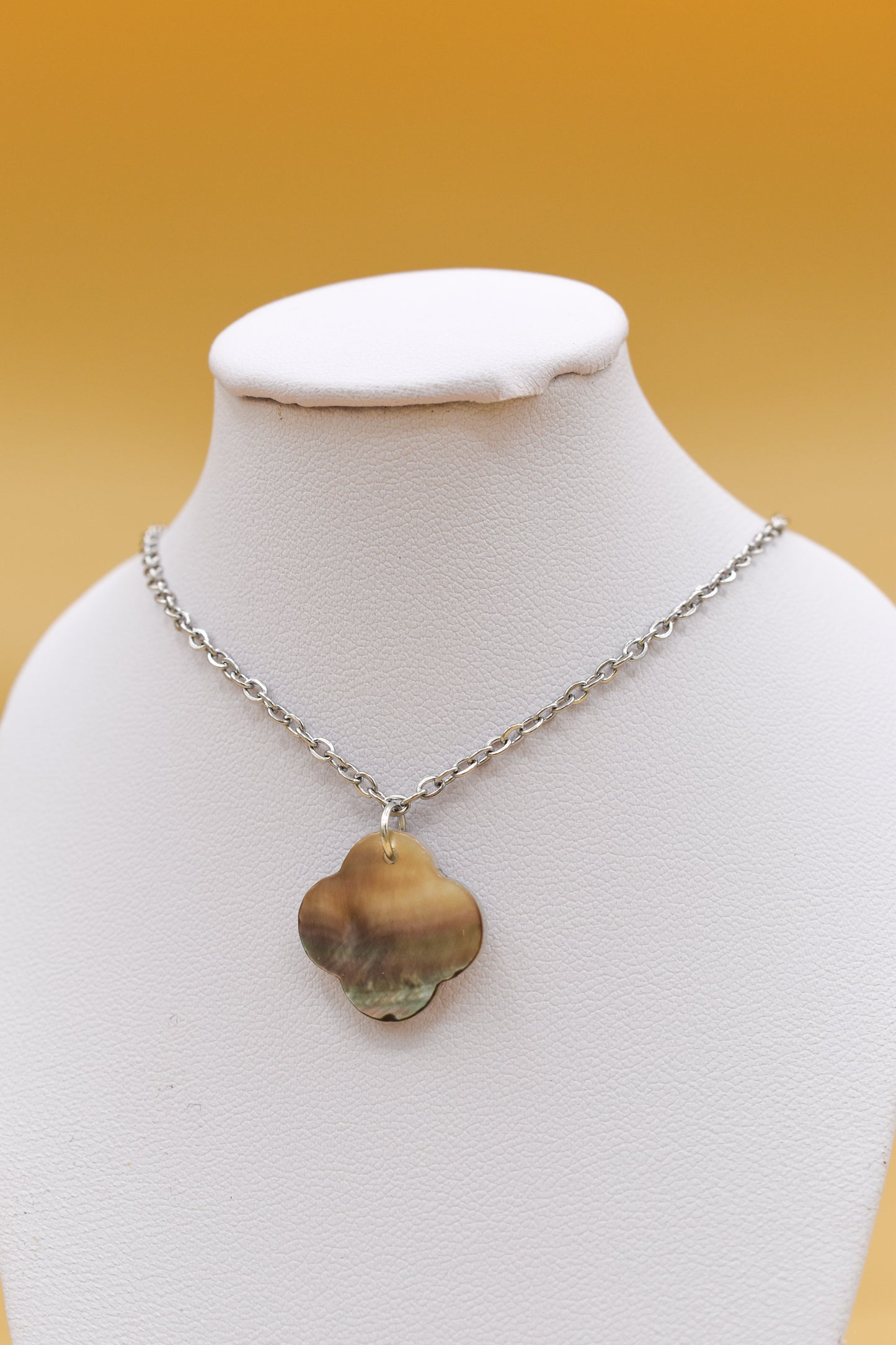 Collier MANUIA
